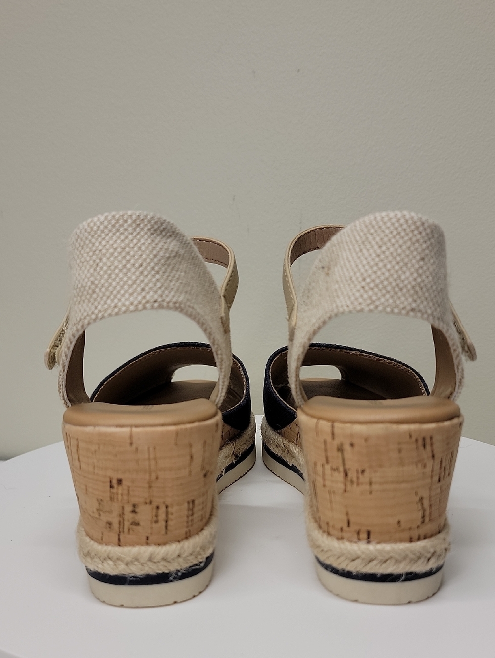 BARETRAPS-NEW IN BOX- Navy Canvas and Beige Cork Wedge Sandals - Picture 9 of 13